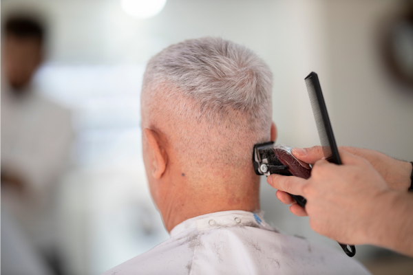 coiffure cheveux blanc homme