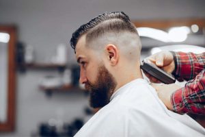 coupe de cheveux homme dégradé​